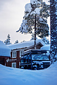 Norway, winter,  Heggenes,surroundings Hotel Herangtunet, forrest, pine trees, Boutique Hotel, Landrover