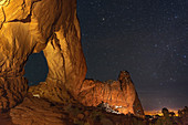 Sterne über Arkaden, Fensterausshnitt, Arches National Park, Utah