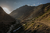 Gebirgsstraße im Pamir, Tadschikistan, Asien