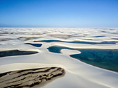 Süßwasserlagunen inmitten von Sanddünen, Lencois Maranhenses Nationalpark, Brasilien