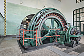 Generator im Kraftwerk Langweid (Lechmuseum Bayern), UNESCO Welterbe Historische Wasserwirtschaft, Augsburg, Bayern, Deutschland