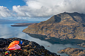 Wildes Kampieren auf die Oberseite von Sgurr Na Stri, Insel von Skye, Inner Hebriden, Schottland, Vereinigtes Königreich, Europa