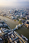 Blick auf London mit Fluß, England