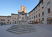 Die Piazza Della Cisterna, San Gimignano, Toskana, Italien