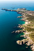 Frankreich, Morbihan, Insel Houat, Portz Plouz und die Südküste (Luftbild)