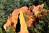 The ocher rocks 'Colorado', Roussillion in the Lubéron, Provence, France
