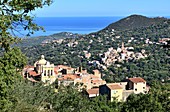 Cateri mit blauen Meer im Hintergrund, Balagne, Nord- Korsika, Frankreich