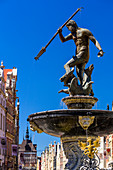 Gdansk, Main City, old town, fountain of Neptune, Dluga (Long) street. Gdansk, Main City, Pomorze region, Pomorskie voivodeship, Poland, Europe