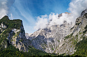 Hachelköpfe und Watzmann in Wolken, Nationalpark Berchtesgaden, Berchtesgadener Land, Oberbayern, Bayern, Deutschland, Europa