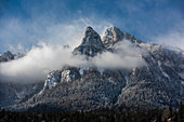 Winterlandschaft von Bucegi Gebirge, Karpaten, Sinaia, Rumänien, Europa