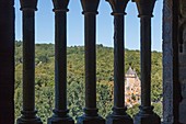 France, Dordogne, Les Eyzies de Tayac Sireuil, Commarque castle, colonnade window and Laussel castle