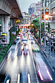 Sukhumvit-Straße in der Hauptverkehrszeit, Bangkok, Thailand, Südostasien, Asien