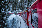 Die Albula-Bernina-Eisenbahn, UNESCO-Weltkulturerbe, eine Verbindung zwischen der Schweiz und Italien, der Schweiz, Europa