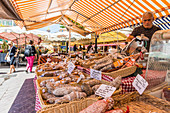 Lokale Waren auf dem Markt Cours Saleya, Altstadt, Nizza, Alpes Maritimes, Côte d'Azur, Französische Riviera, Provence, Frankreich, Mittelmeer, Europa