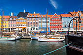 Nyhavn (Neuer Hafen), Uferpromenade in Kopenhagen, Seeland, Dänemark