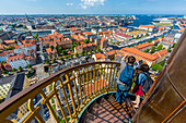 Blick nach Norden vom Turm der Erlöserkirche (Vor Frelsers Kirke), Kopenhagen, Seeland, Dänemark