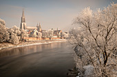 Ulm Minster, old town of Ulm on the Danube with snow, Baden-Württemberg, Germany