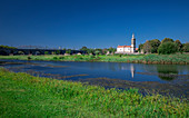 Brücke Ponte de Lima mit Kirche am Tag, Portugal