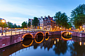 Die Keizergracht in der Abenddämmerung, Amsterdam, Nordholland, Niederlande, Europa