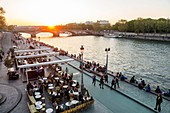 France, Paris, area listed as World Heritage by UNESCO, the New Berges, bar