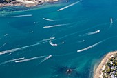 Frankreich, Morbihan, Boote in der Mündung des Golfs von Morbihan (Luftaufnahme)