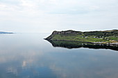 Reflektion in der Bucht von Uig, Isle of Skye, Innere Hebriden
