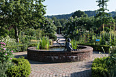 RHS Garden Rosemoor- show garden of the Royal Horticultural Society, North Devon, England, Great Britain, Rondell