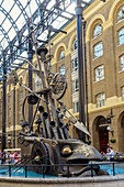 Bronzeskulptur 'The Navigators' von David Kemp , Hay'S Galleria, London, Grossbritannien, Europa