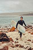 Surfer am Rocky Point, Dunsbrough bei Margaret River, Westaustralien, Australien, Ozeanien