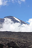 Besteigung des Kilimandscharo auf der Machame Route, Blick auf den Gipfel, Morgen der zweiten Etappe