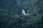 Blick auf die Krimmler Wasserfälle in Krimml, Österreich