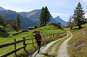 Hiking trail and castle ruins Splügen, Graubünden