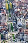 Frankreich, Isere, Grenoble, Blick vom Fort der Bastille aus, Blick auf den Cours Jean Jaurès und die Straßenbahnlinie E