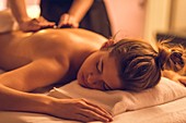 Frankreich, Morbihan, La Gacilly, Hotel la Grée des Landes, Massage im Wellnessbereich