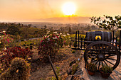 Sonnenuntergang am Red Mountain Weingut, Inle See, Heho, Myanmar