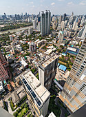 Blick über Skyline aus dem 50. Stock in Lower Sukhumvit, Bangkok, Thailand