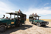 Safari-Jeeps, Kalahari-Wüste, Makgadikgadi-Salzpfannen, Botswana
