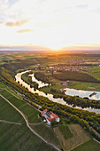 Blick auf die Mainschleife bei Volkach, Vogelsburg, Kitzingen, Unterfranken, Franken, Bayern, Deutschland, Europa