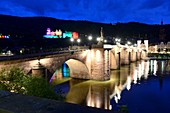 Nachts, Alte Brücke und Burg, Blick über den Neckar auf Heidelberg, Mittelalter, Bogenbrücke, Beleuchtung, Baden-Württemberg, Deutschland