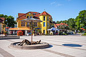 Vorplatz Strandpromenade Karlshagen am Morgen, Usedom, Mecklenburg-Vorpommern, Deutschland