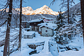 Das Dorf Blanchard, Val d'Ayas, Aostatal, Italienische Alpen, Italien