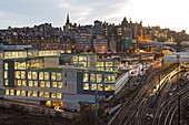 Vereinigtes Königreich, Schottland, Edinburgh, Weltkulturerbe, Dämmerung im Zentrum