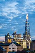 Vereinigtes Königreich, London, Southwark, die Tower Bridge und The Shard von Renzo Piano