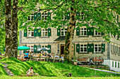 Berggasthaus Bad Rotenbrunnen mit Biergarten, Bad Rotenbrunnen, Biosphärenreservat Großes Walsertal, Lechquellengebirge, Vorarlberg, Österreich