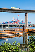 Blick auf die Hochstraße zur Köhlbrandbrücke und das Containerrminal Burchardkai, Waltershof, Hamburg, Deutschland