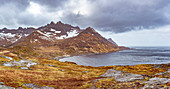 Fjorde bei Senjahopen auf Insel Senja, Norwegen
