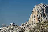 Blick auf Hütte Cabana Veronica, vom Horcados Rojos, Nationalpark Picos de Europa, Kantabrisches Gebirge, Kantabrien, Spanien