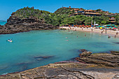 Ferradurinha (Kleines Hufeisen) Strand - Buzios. Armação dos Búzios , oft nur als Búzios bezeichnet, ist ein Ferienort und eine Gemeinde im Bundesstaat Rio de Janeiro, Brasilien.