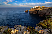 Der Leuchtturm am Cabo Sao Vicente, an der Südwestspitze des europäischen Festlands, Sagres, Algarve, Portugal