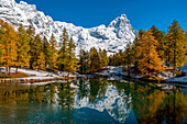 Cervino (Matterhorn) gespiegelt auf Blu See (Lago Blu), Cervinia, Valtournenche, Aostatal, Italien